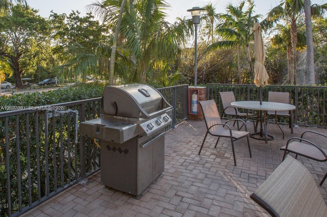 For Rent: $7,800 (3 beds, 2 baths, 1820 Square Feet)