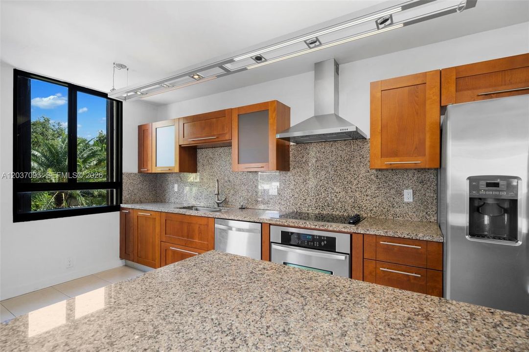 For Rent: $7,800 (3 beds, 2 baths, 1820 Square Feet)