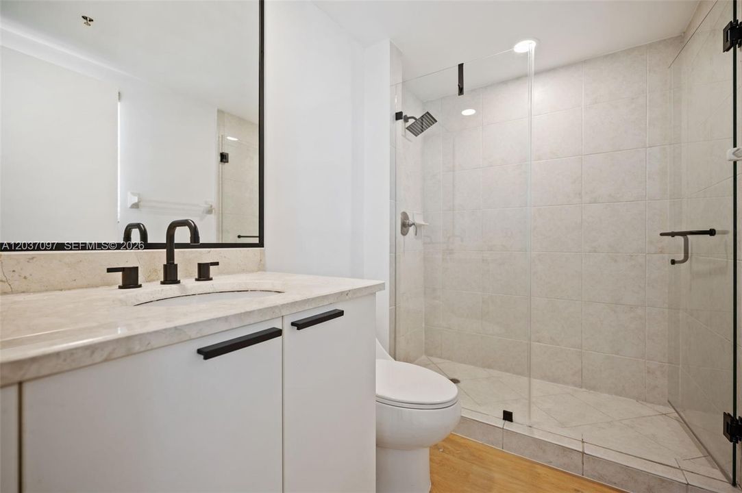 2nd bed closet