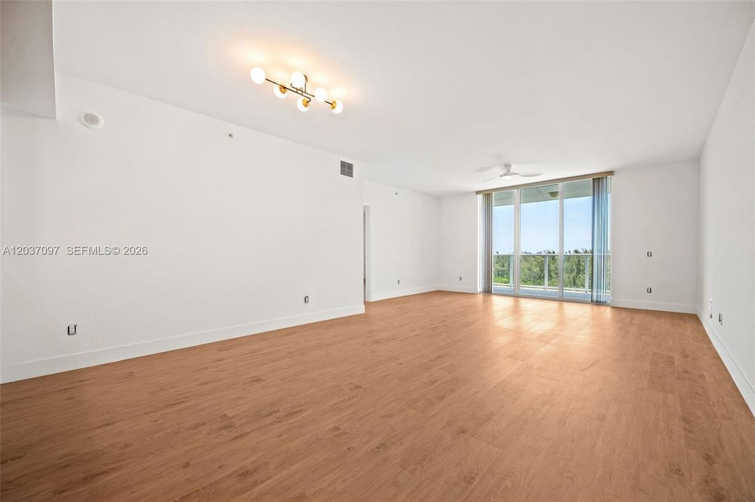 В аренду: $4,200 (3 спален, 3 ванн, 2048 Квадратных фут)