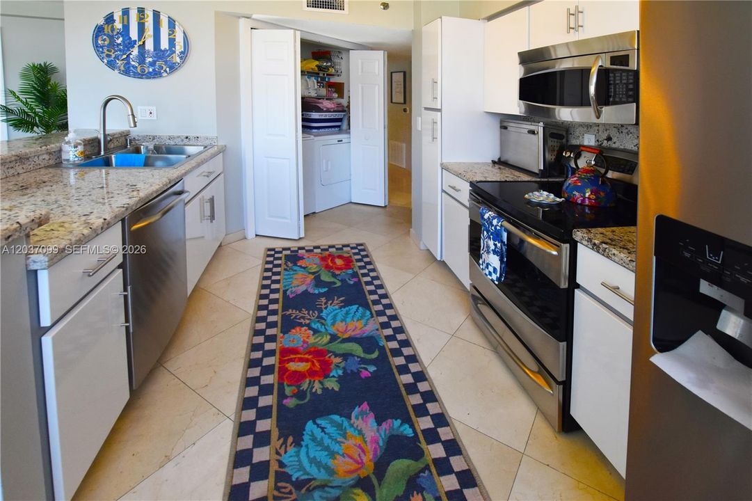 For Rent: $6,200 (3 beds, 3 baths, 1560 Square Feet)