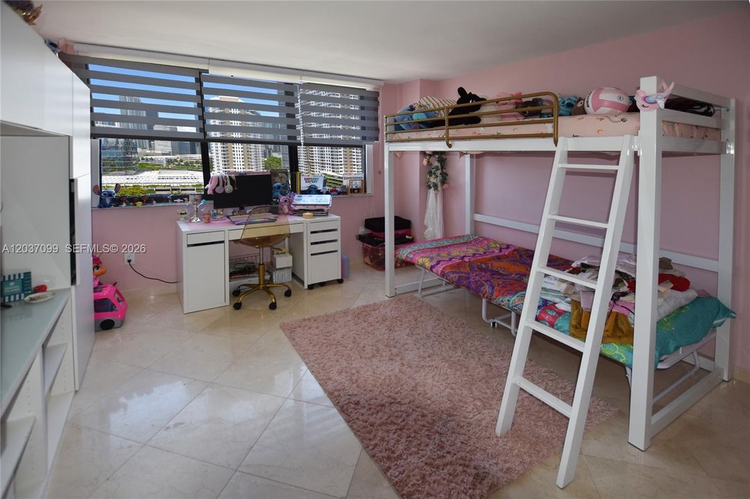 For Rent: $6,200 (3 beds, 3 baths, 1560 Square Feet)