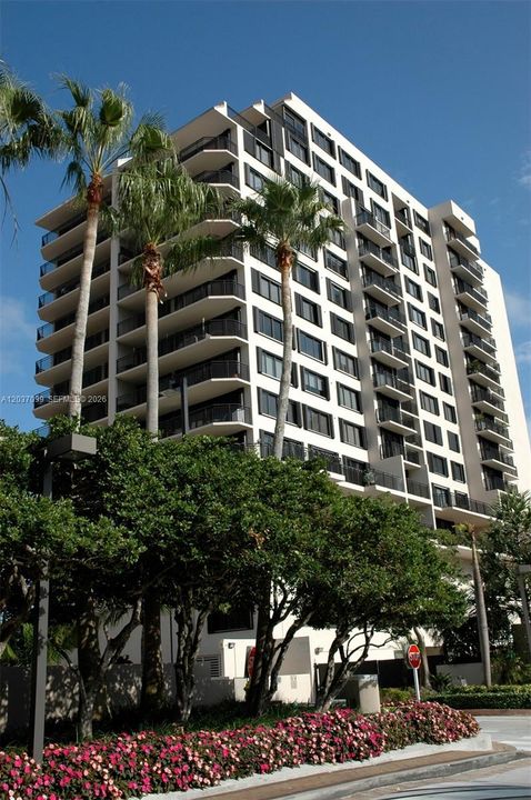 For Rent: $6,200 (3 beds, 3 baths, 1560 Square Feet)
