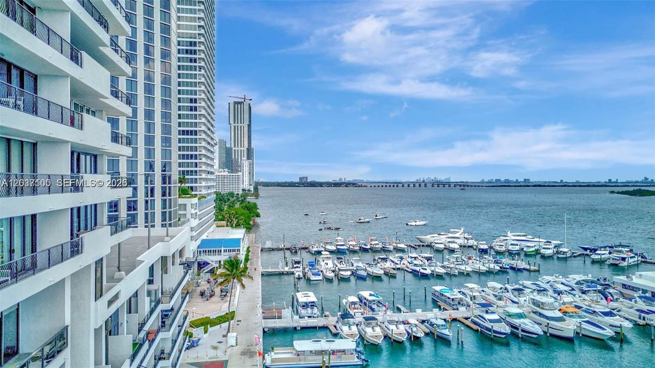 For Sale: $349,000 (1 beds, 1 baths, 860 Square Feet)