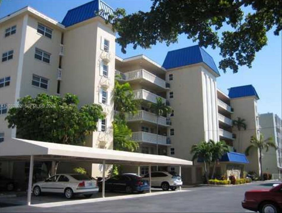 For Sale: $395,000 (2 beds, 2 baths, 1240 Square Feet)