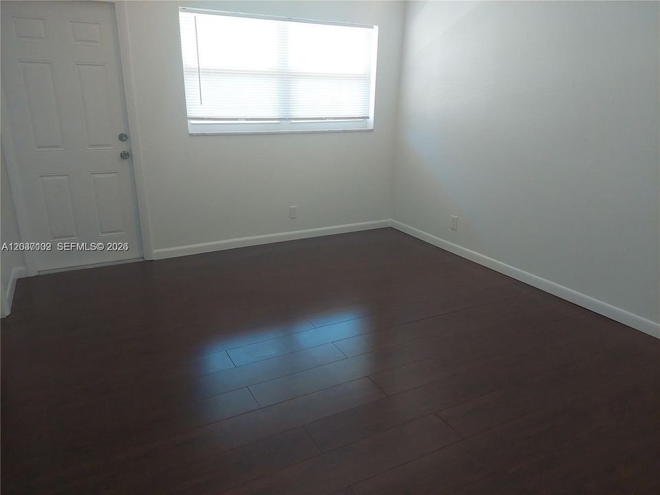 For Sale: $395,000 (2 beds, 2 baths, 1240 Square Feet)