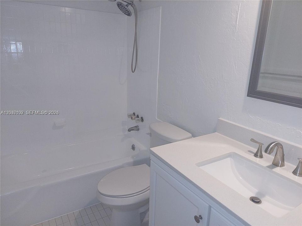 For Sale: $395,000 (2 beds, 2 baths, 1240 Square Feet)