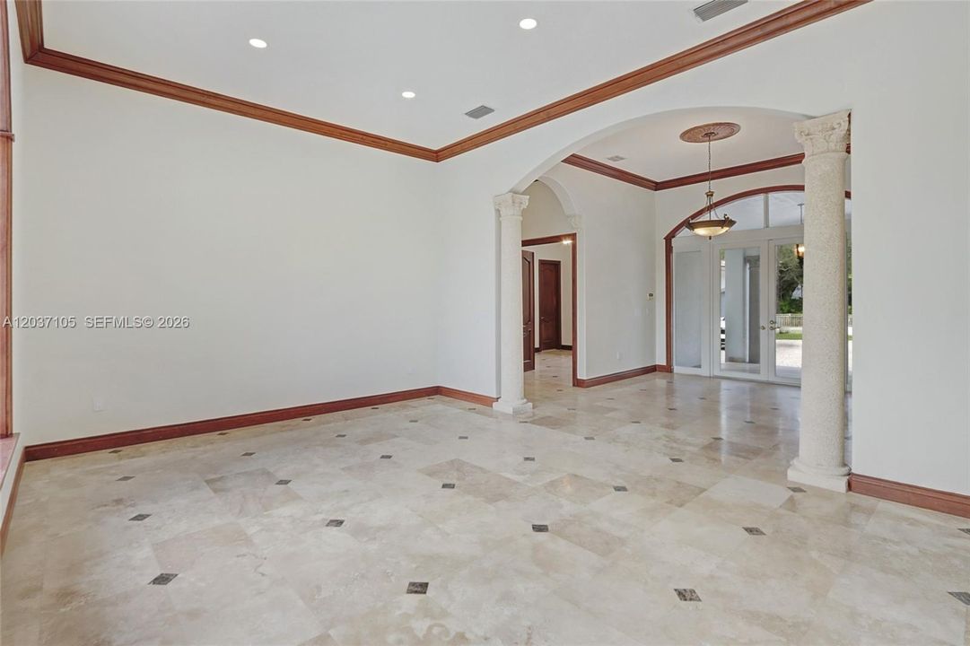 В аренду: $13,990 (7 спален, 6 ванн, 5119 Квадратных фут)