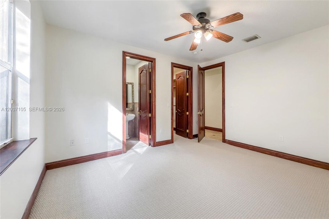 В аренду: $13,990 (7 спален, 6 ванн, 5119 Квадратных фут)
