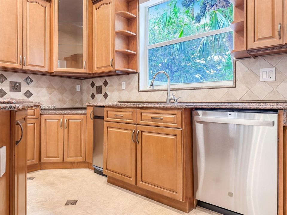 В аренду: $13,990 (7 спален, 6 ванн, 5119 Квадратных фут)
