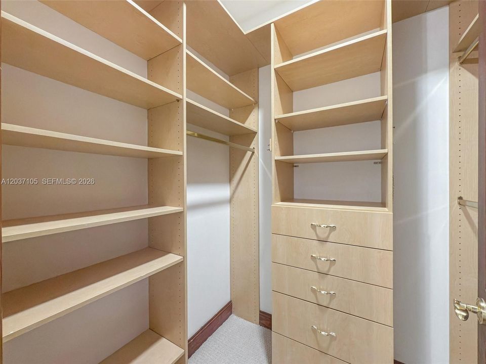 В аренду: $13,990 (7 спален, 6 ванн, 5119 Квадратных фут)