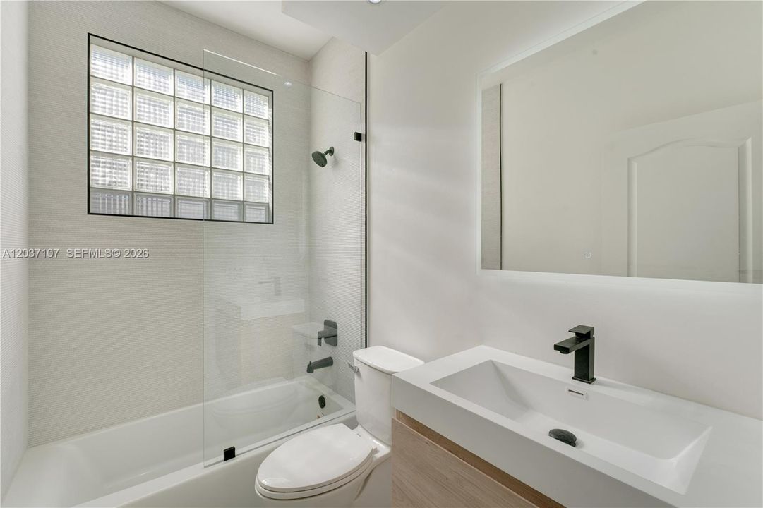 For Sale: $2,250,000 (5 beds, 4 baths, 2877 Square Feet)