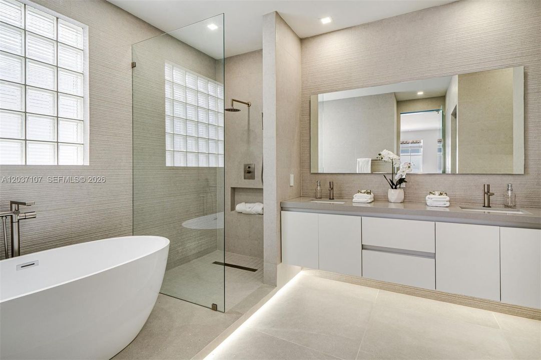 For Sale: $2,250,000 (5 beds, 4 baths, 2877 Square Feet)