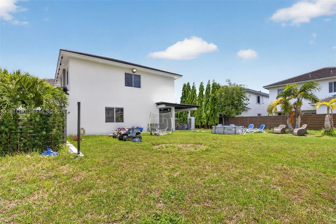 На продажу: $1,099,000 (6 спален, 4 ванн, 3128 Квадратных фут)