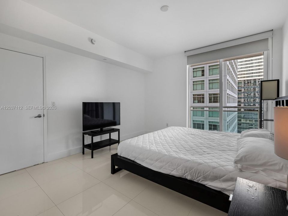 For Rent: $4,600 (2 beds, 2 baths, 1101 Square Feet)