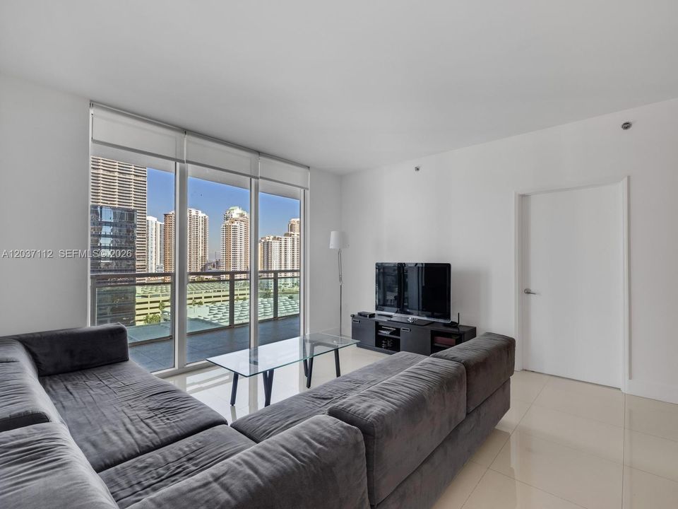 For Rent: $4,600 (2 beds, 2 baths, 1101 Square Feet)