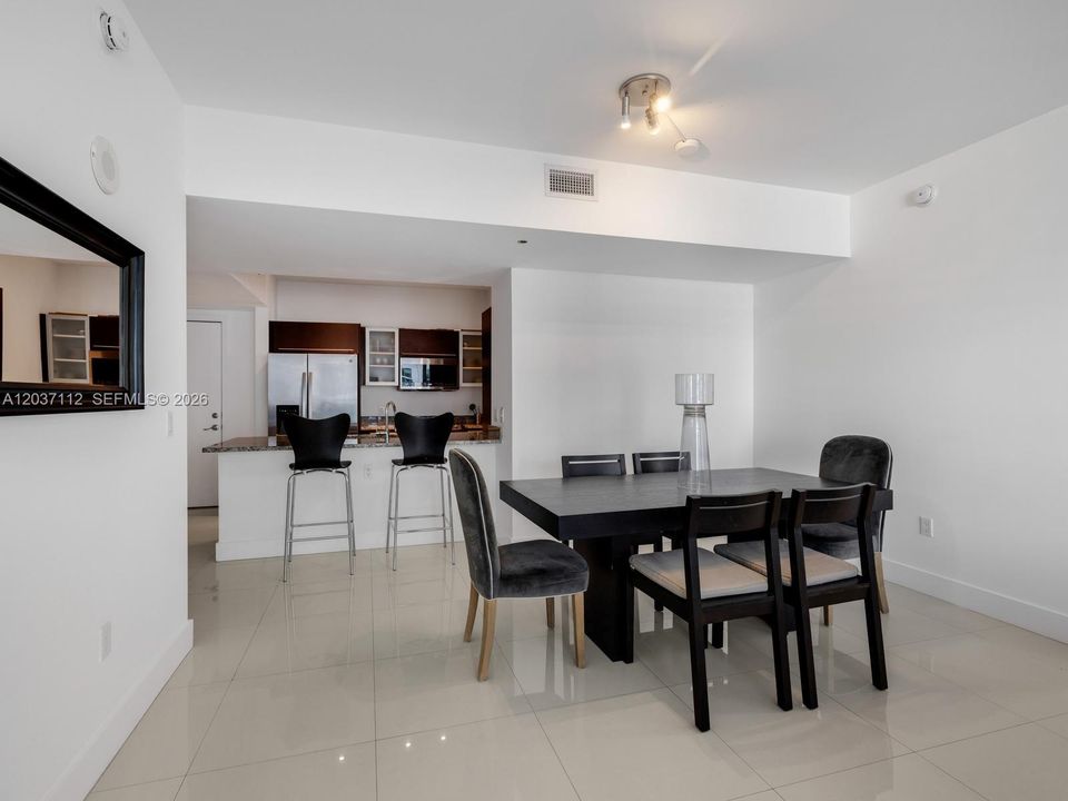 For Rent: $4,600 (2 beds, 2 baths, 1101 Square Feet)