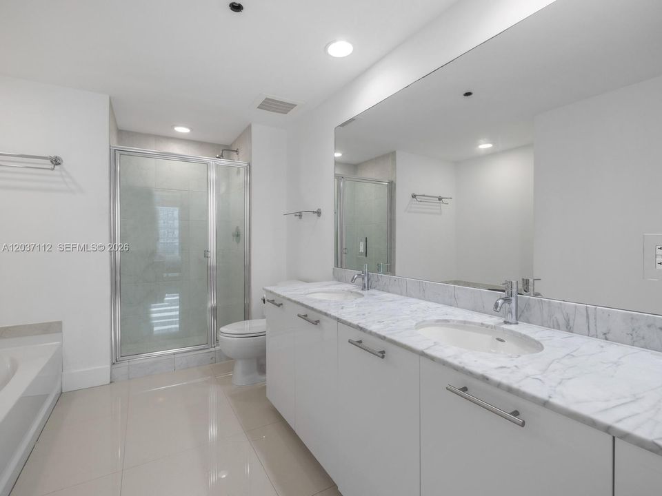 For Rent: $4,600 (2 beds, 2 baths, 1101 Square Feet)