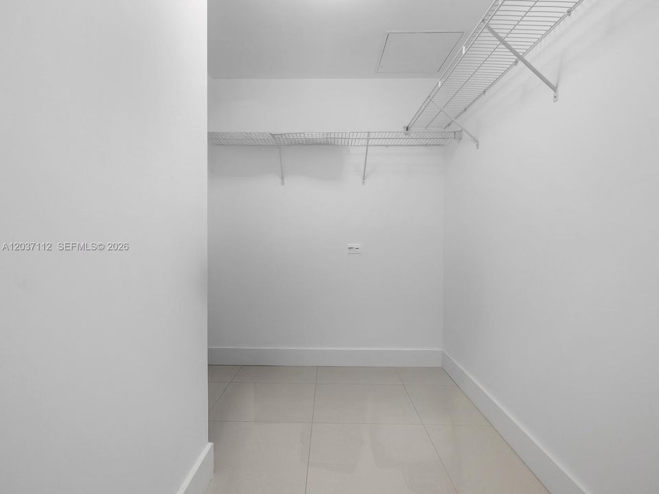 For Rent: $4,600 (2 beds, 2 baths, 1101 Square Feet)
