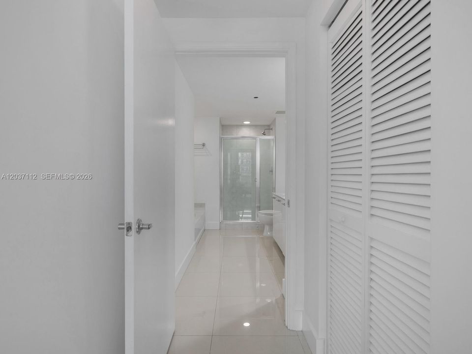 For Rent: $4,600 (2 beds, 2 baths, 1101 Square Feet)