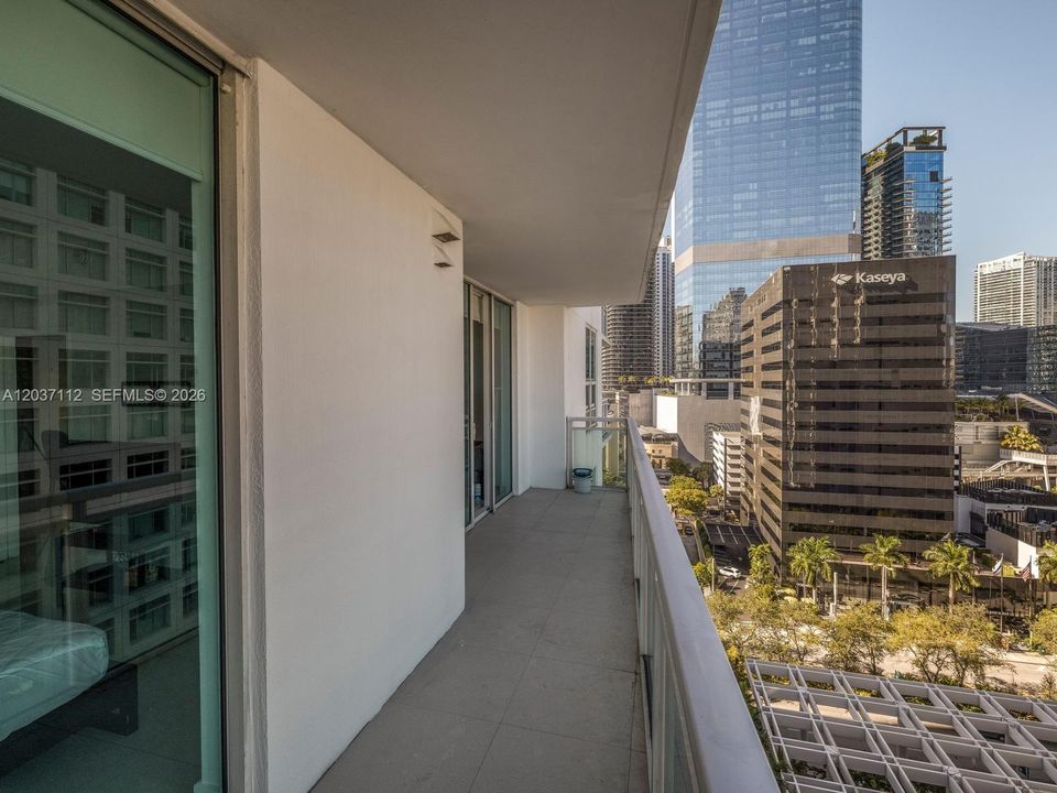 For Rent: $4,600 (2 beds, 2 baths, 1101 Square Feet)