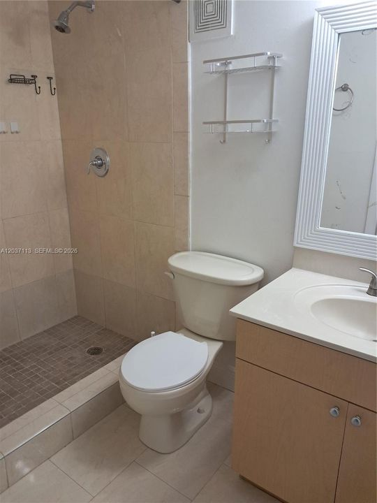 For Rent: $2,200 (2 beds, 2 baths, 965 Square Feet)