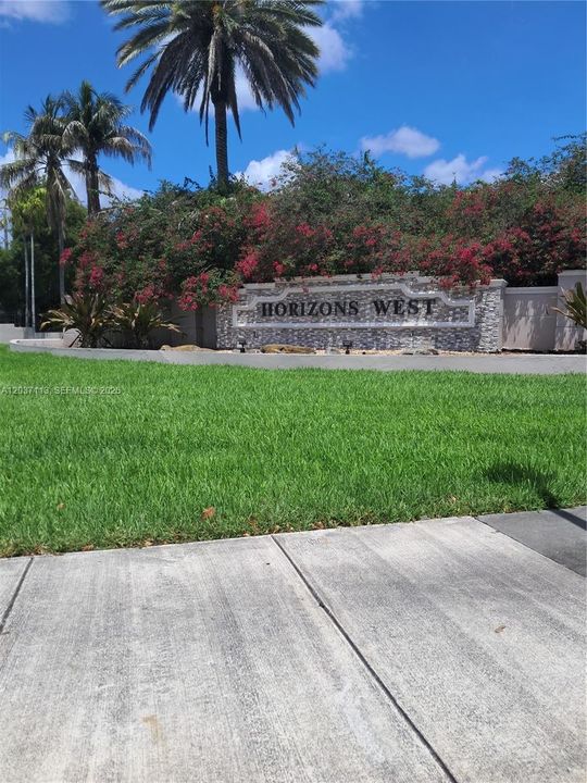 For Rent: $2,200 (2 beds, 2 baths, 965 Square Feet)