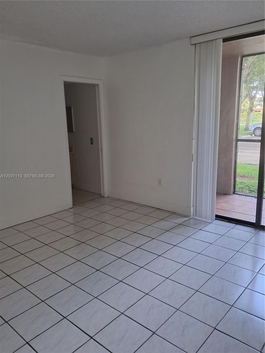 For Rent: $2,200 (2 beds, 2 baths, 965 Square Feet)