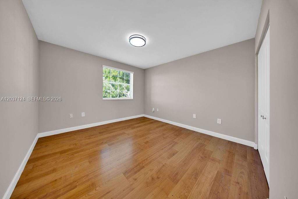 В аренду: $4,350 (4 спален, 2 ванн, 1725 Квадратных фут)