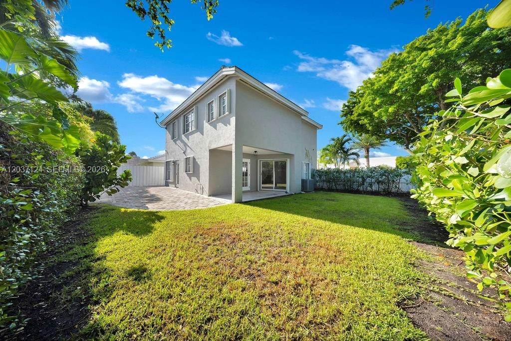 В аренду: $4,350 (4 спален, 2 ванн, 1725 Квадратных фут)