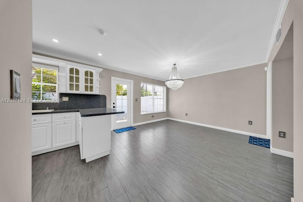 В аренду: $4,350 (4 спален, 2 ванн, 1725 Квадратных фут)