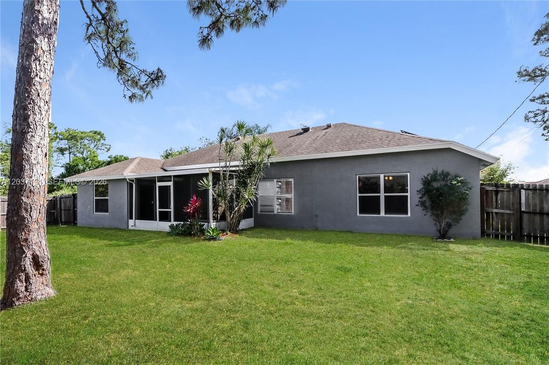 For Sale: $425,000 (3 beds, 2 baths, 1988 Square Feet)
