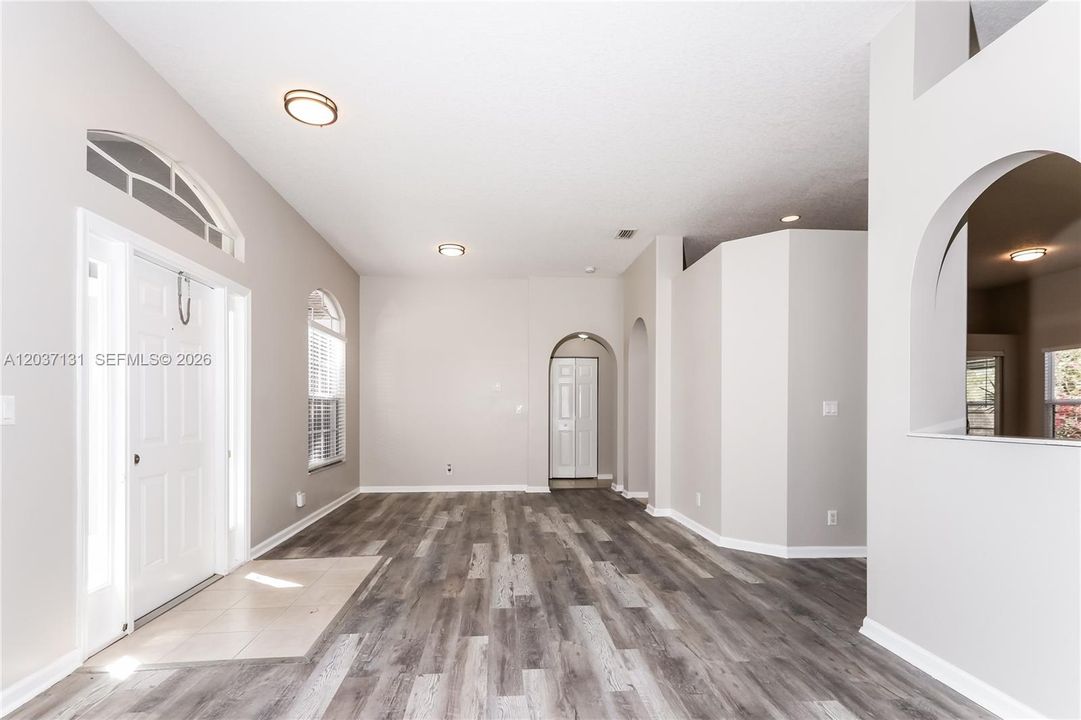 For Sale: $425,000 (3 beds, 2 baths, 1988 Square Feet)