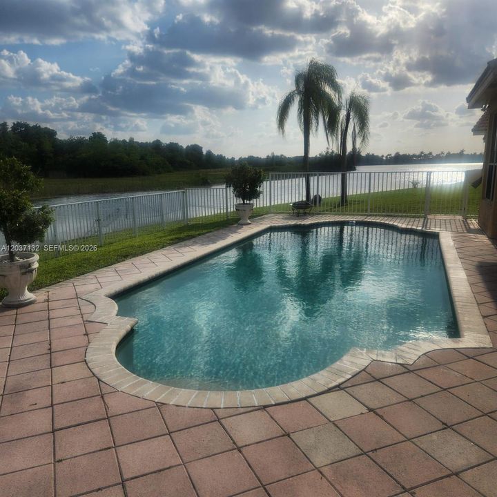 В аренду: $5,495 (4 спален, 2 ванн, 3579 Квадратных фут)