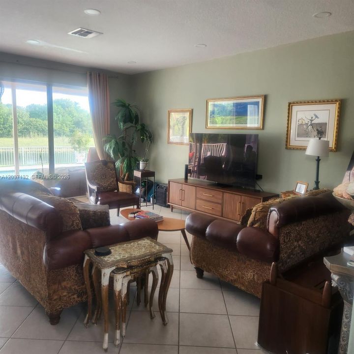 В аренду: $5,495 (4 спален, 2 ванн, 3579 Квадратных фут)