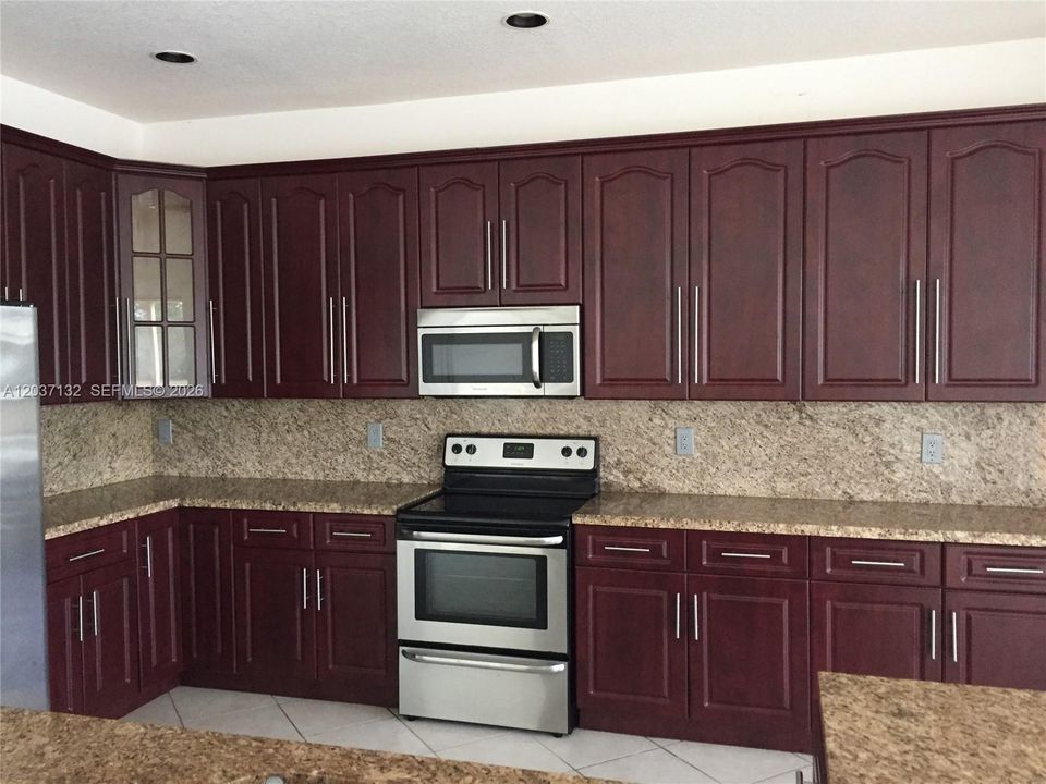В аренду: $5,495 (4 спален, 2 ванн, 3579 Квадратных фут)