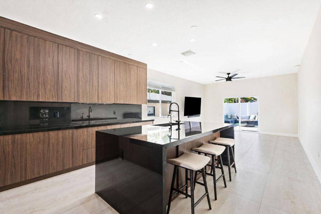 Kitchen & Living