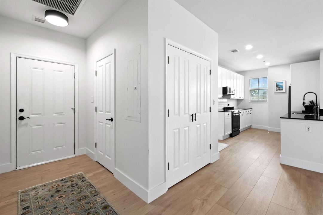 3940NFlaglerDr#204(13)