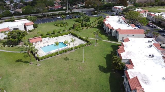 7355-woodmont-terrace-tamarac-fl-buildin