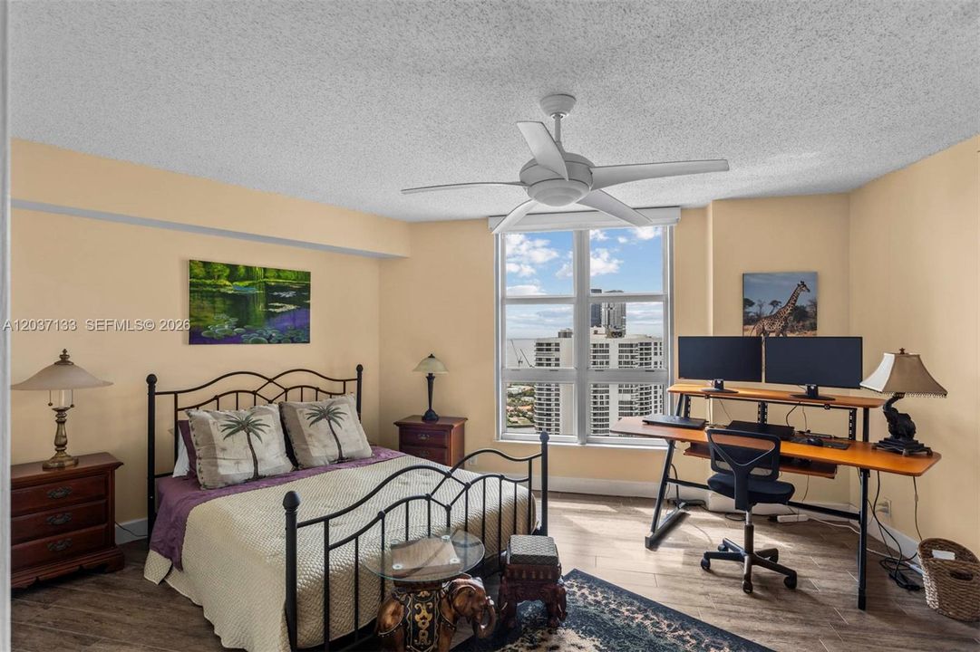 For Sale: $580,000 (2 beds, 2 baths, 1353 Square Feet)