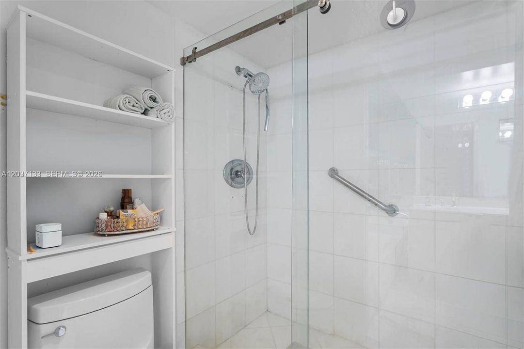 For Sale: $580,000 (2 beds, 2 baths, 1353 Square Feet)