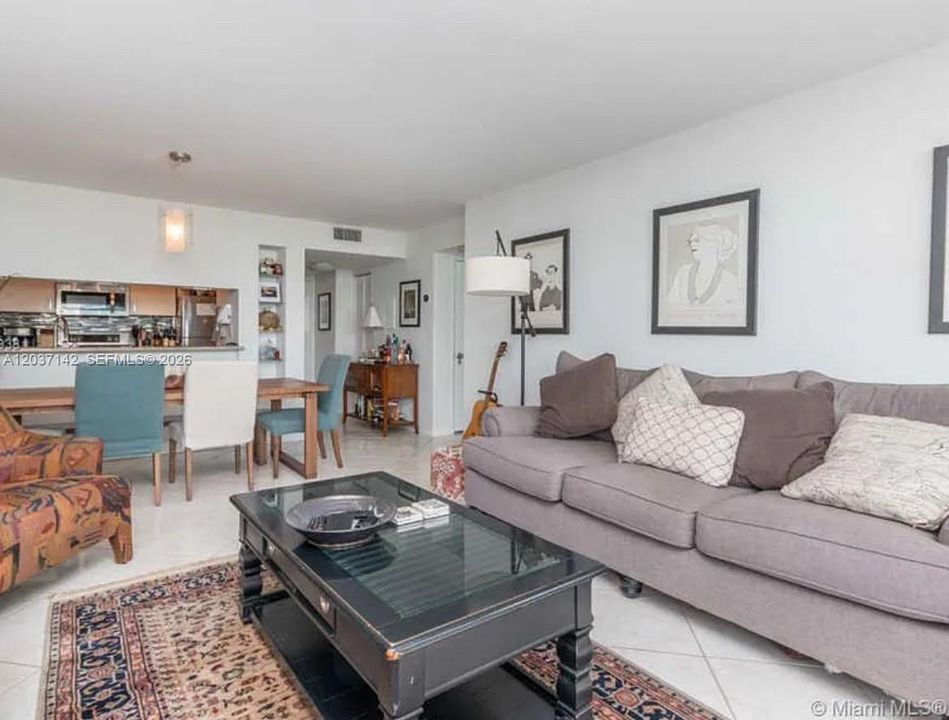 For Rent: $3,500 (2 beds, 2 baths, 990 Square Feet)