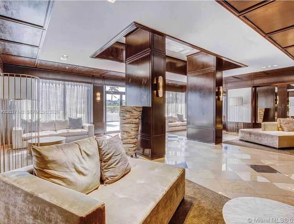 For Rent: $3,500 (2 beds, 2 baths, 990 Square Feet)