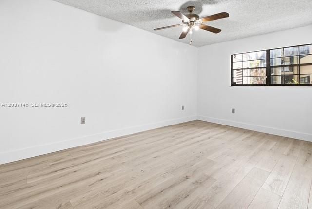 For Sale: $185,000 (2 beds, 2 baths, 907 Square Feet)