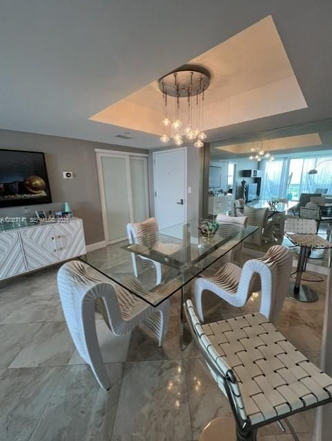 For Sale: $995,000 (2 beds, 2 baths, 1078 Square Feet)