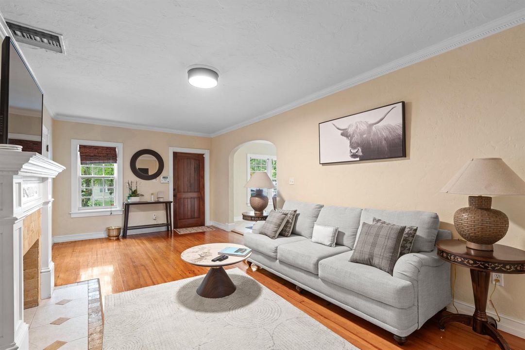 5 - Living Room