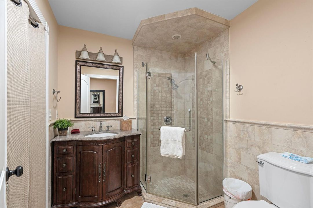 11 - Guest Bathroom (Downstairs)