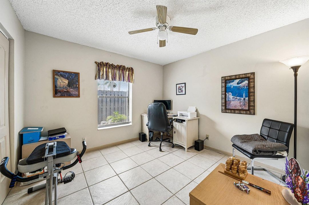 Guest bedroom