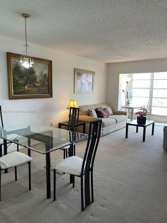 For Sale: $115,000 (1 beds, 1 baths, 640 Square Feet)