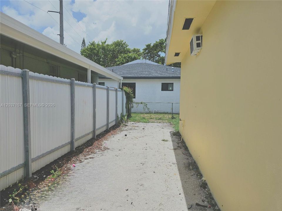 В аренду: $2,500 (4 спален, 2 ванн, 1184 Квадратных фут)